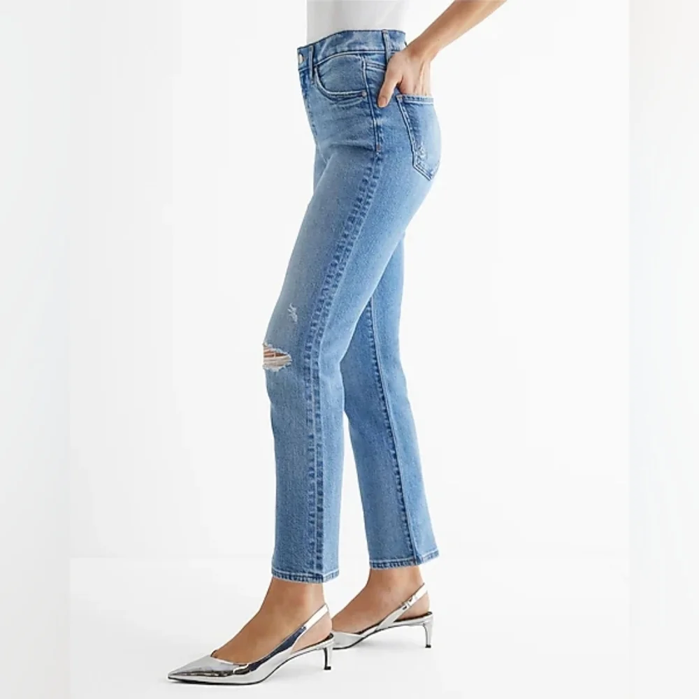 Express High Waisted Light Wash Ripped Cropped Flare Jeans - Size 4 Long - Picture 2 of 13